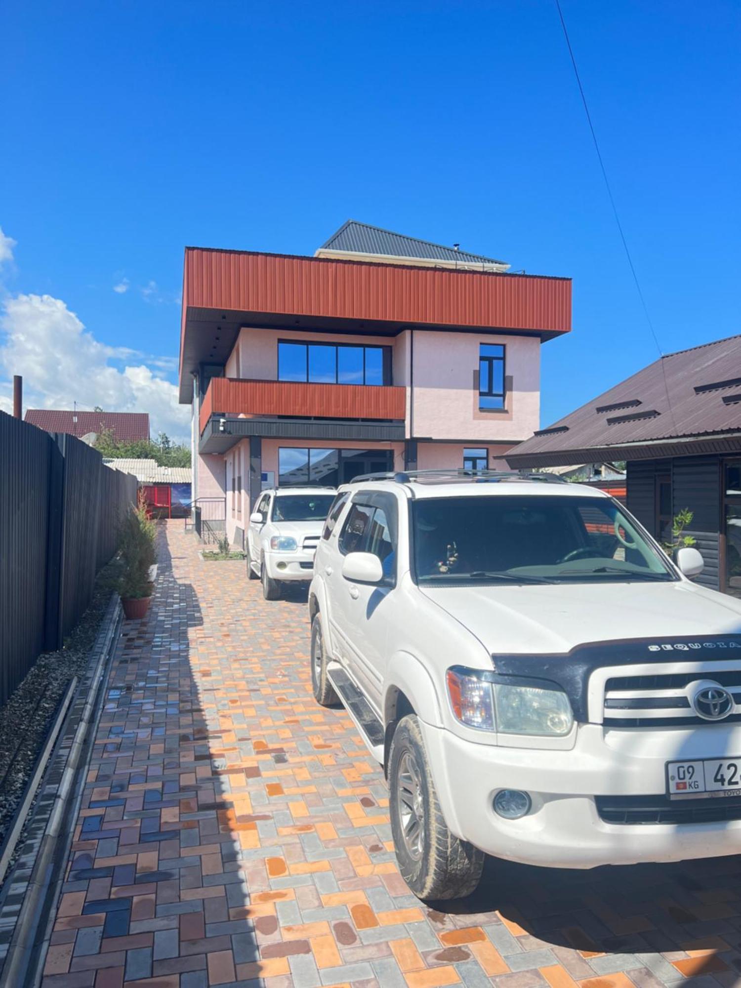 Mongu Hotel Karakol Eksteriør billede